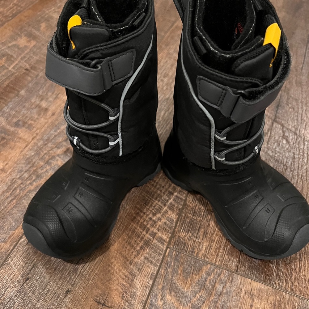 Keen Black and Gray Kids Snow Boots